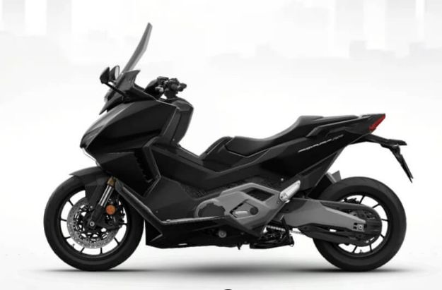 Honda Forza 750 resmi