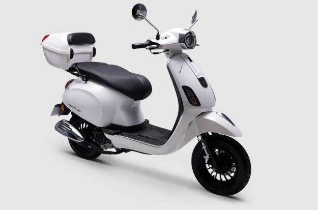 RKS Azure 50 Pro resmi