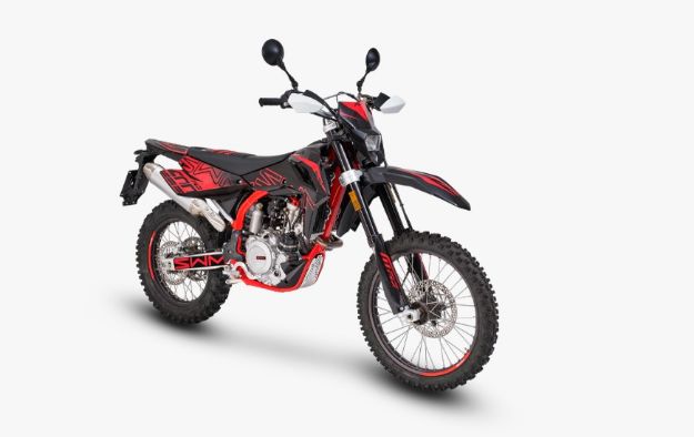 SWM RS 500 R resmi